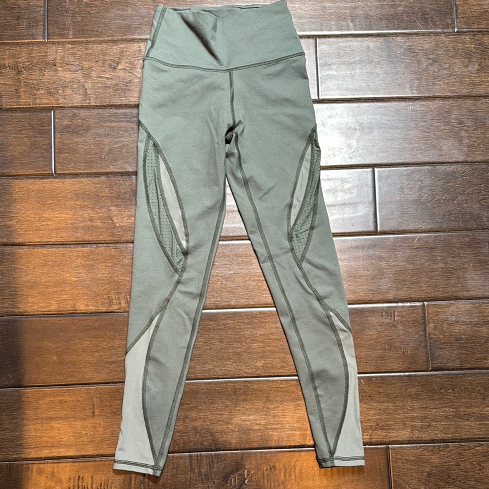 ❤️3/$30 Aerie Chill Play Move Green Leggings with Mesh Accents